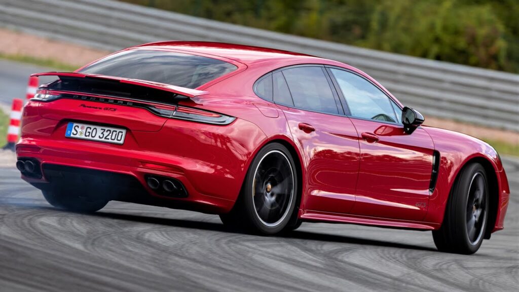 Porsche Panamera GTS 2024